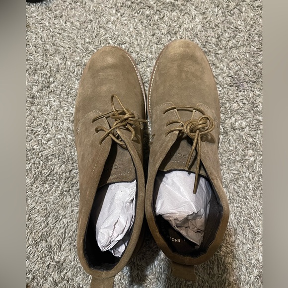 Rockport, brown, lightweight and shock absorbing. One worn once - Picture 10 of 12